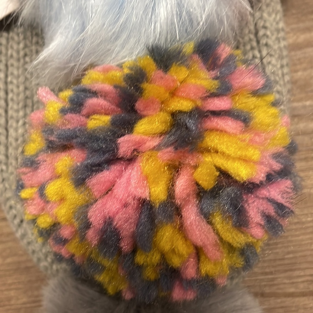 BP. Beanie with Interchangeable Pom Poms - Picture 4 of 5